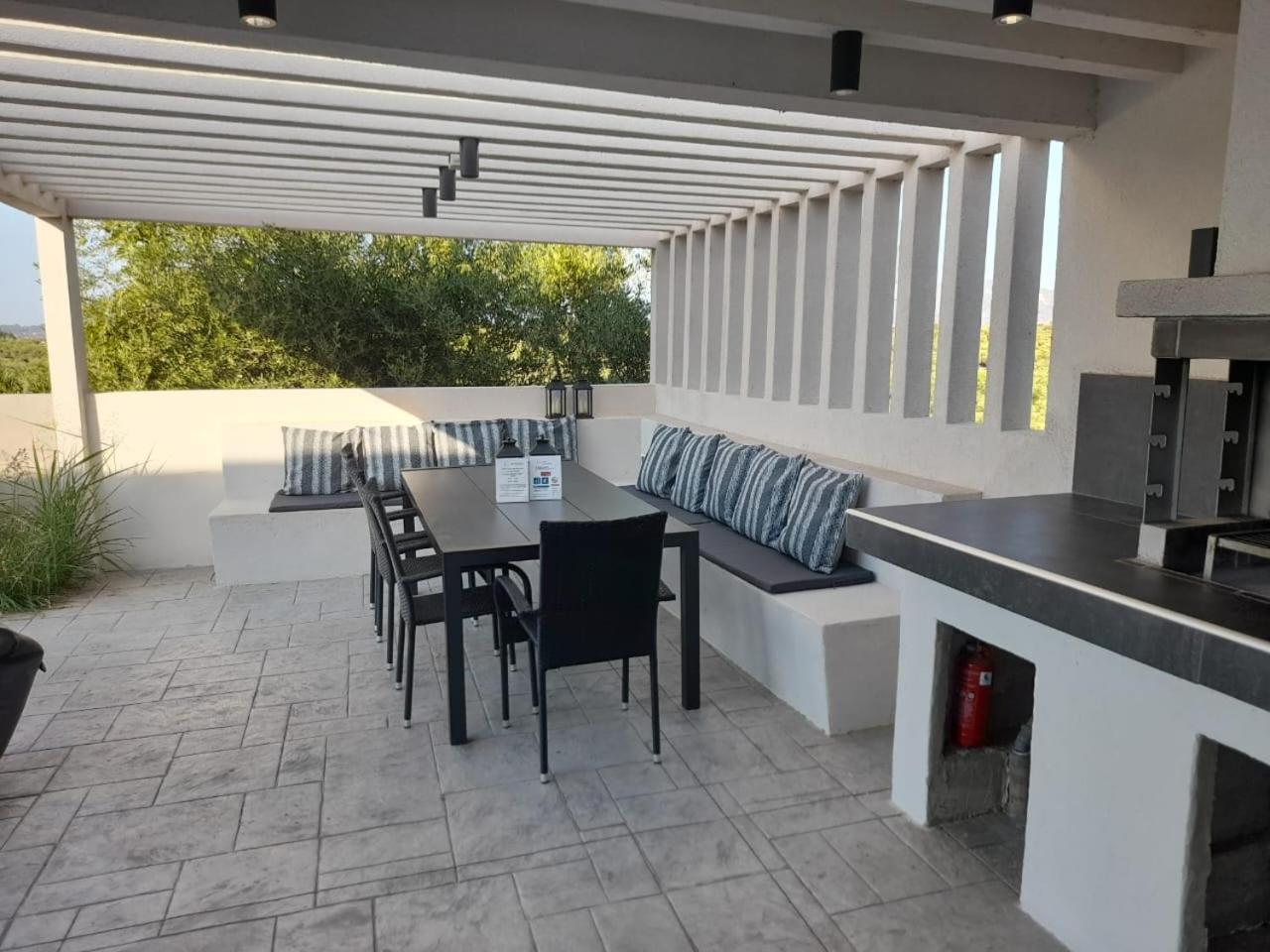 Villa Moonstone Mouzákion Buitenkant foto